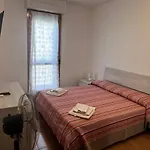Sun & Sea - Spacious 2 Bedroom 150m Beach, Terrace, Ac, Wifi, Sleeps 6 אלגהרו
