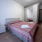Sun & Sea - Spacious 2 Bedroom 150m Beach, Terrace, Ac, Wifi, Sleeps 6 Appartamento Alghero
