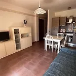 Sun & Sea - Spacious 2 Bedroom 150m Beach, Terrace, Ac, Wifi, Sleeps 6 Appartamento *