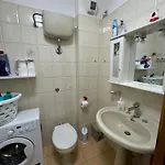 Sun & Sea - Spacious 2 Bedroom 150m Beach, Terrace, Ac, Wifi, Sleeps 6 דירה אלגהרו
