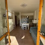 Sun & Sea - Spacious 2 Bedroom 150m Beach, Terrace, Ac, Wifi, Sleeps 6 *