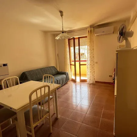 Sun & Sea - Spacious 2 Bedroom 150m Beach, Terrace, Ac, Wifi, Sleeps 6 * Alghero