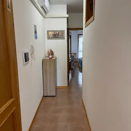 Appartement Sun & Sea - Spacious 2 Bedroom 150m Beach, Terrace, Ac, Wifi, Sleeps 6