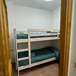 Διαμέρισμα Sun & Sea - Spacious 2 Bedroom 150m Beach, Terrace, Ac, Wifi, Sleeps 6 *
