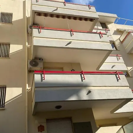 Apartmán Sun & Sea - Spacious 2 Bedroom 150m Beach, Terrace, Ac, Wifi, Sleeps 6 Alghero
