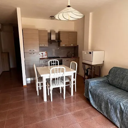 Διαμέρισμα Sun & Sea - Spacious 2 Bedroom 150m Beach, Terrace, Ac, Wifi, Sleeps 6 Αλγκέρο